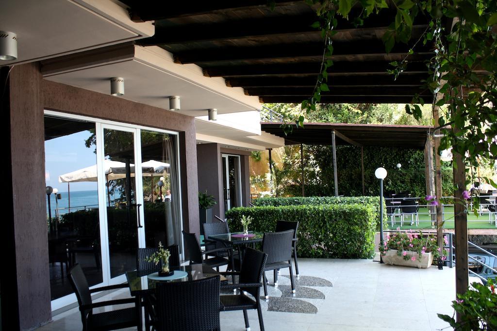 Hotel Ambasador à Vlorë Extérieur photo