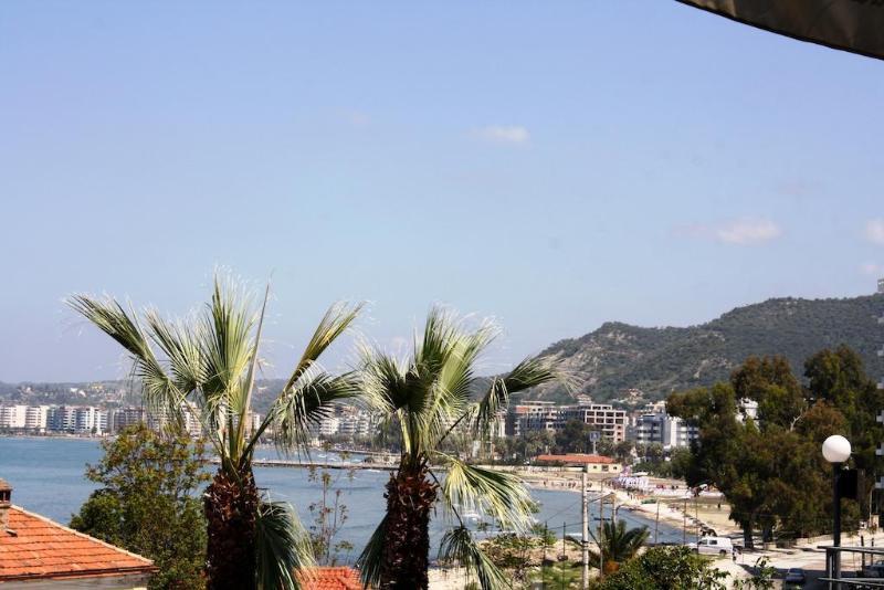 Hotel Ambasador à Vlorë Extérieur photo