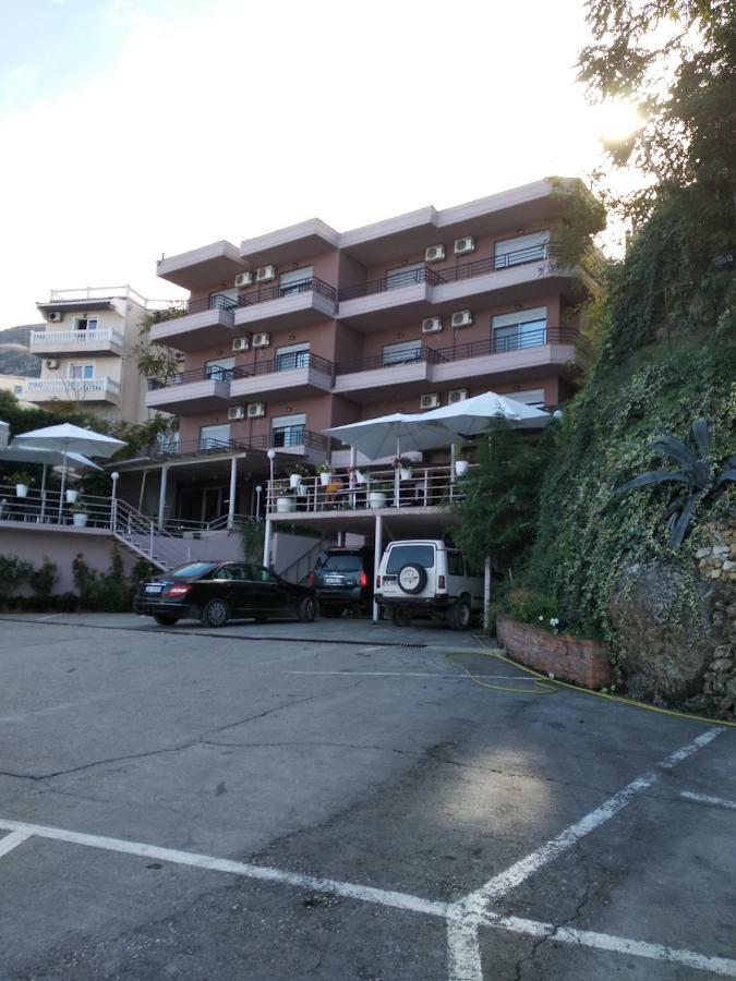 Hotel Ambasador à Vlorë Extérieur photo