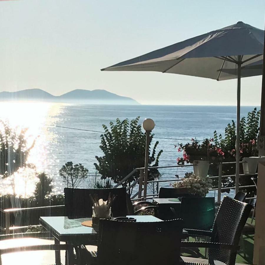 Hotel Ambasador à Vlorë Extérieur photo