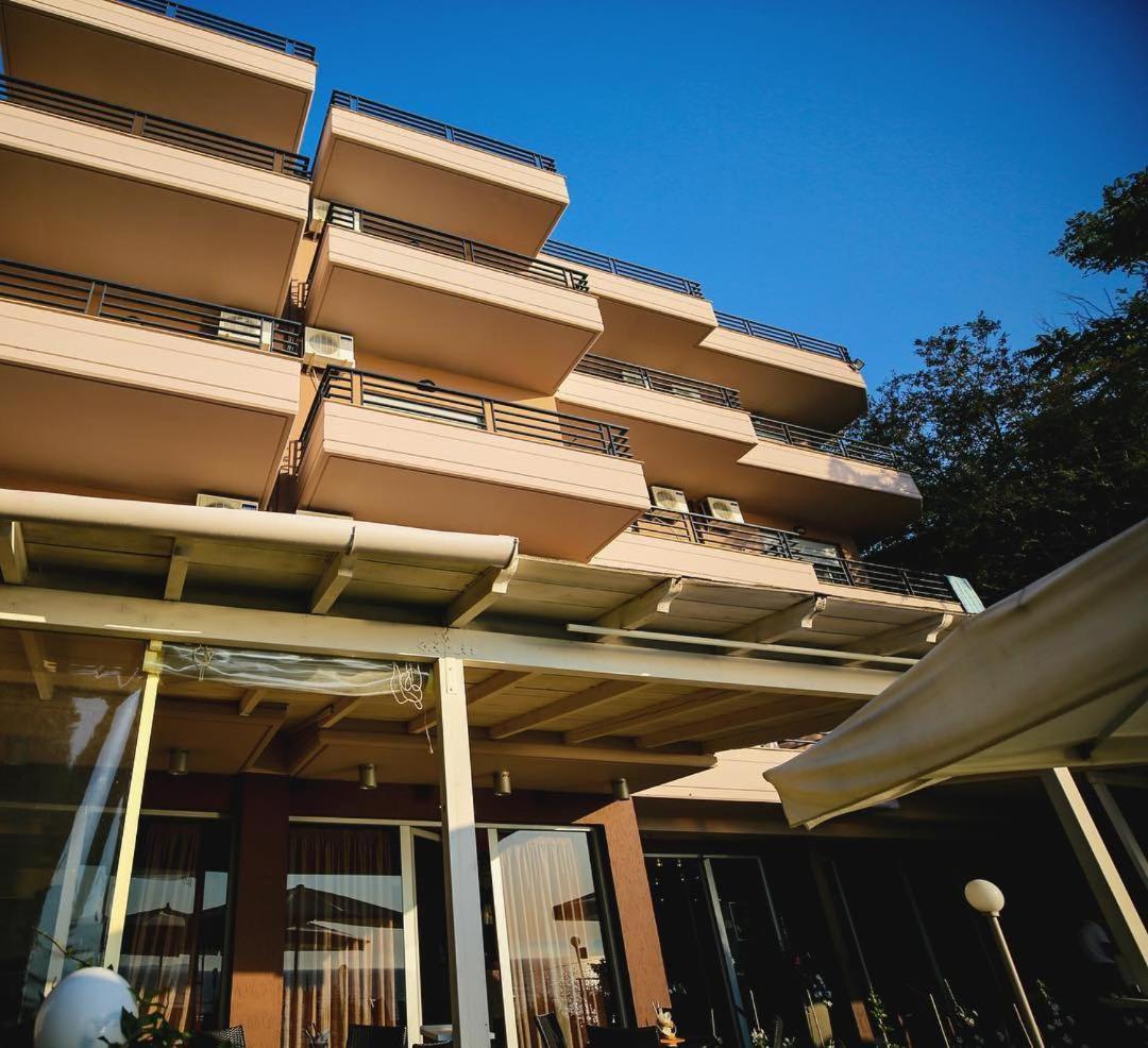 Hotel Ambasador à Vlorë Extérieur photo